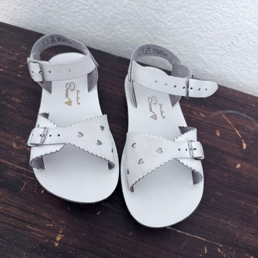 GIRLS LEATHER SANDALS